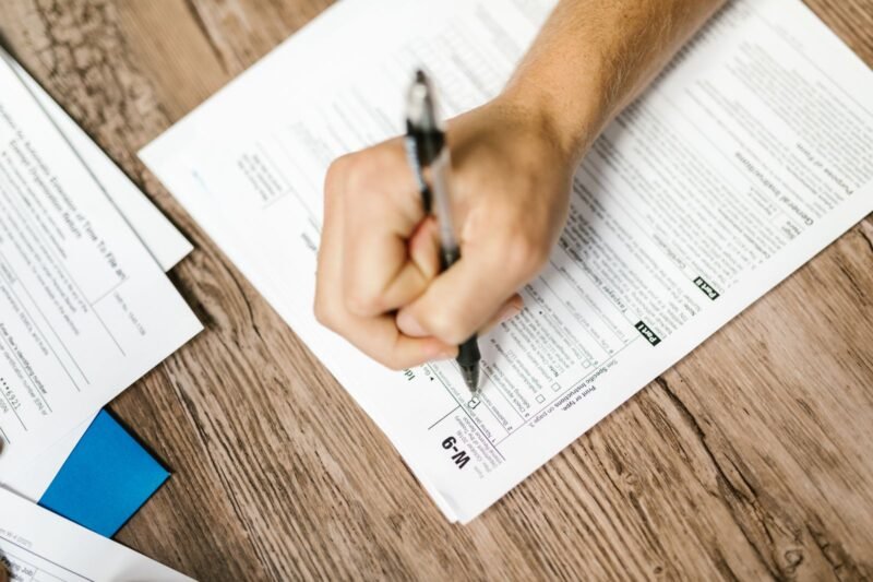 When Is Your Final Paycheck Due in Florida? (2026)