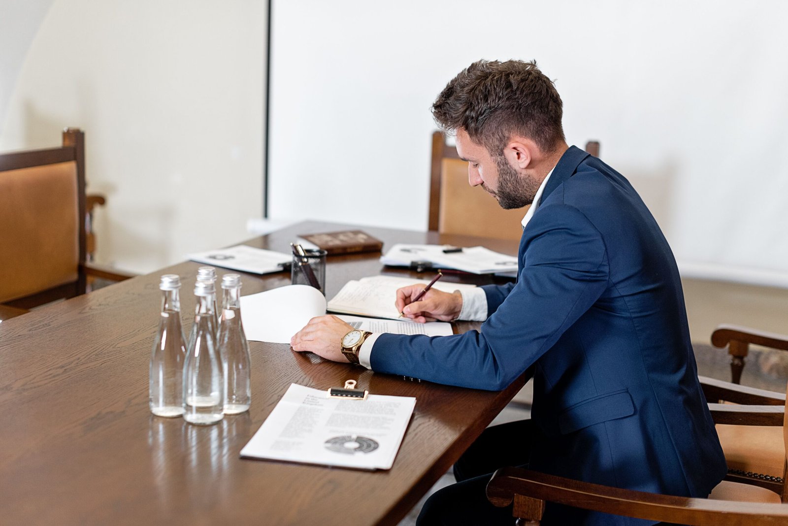 Employment documents and paperwork for Arizona final paycheck rights